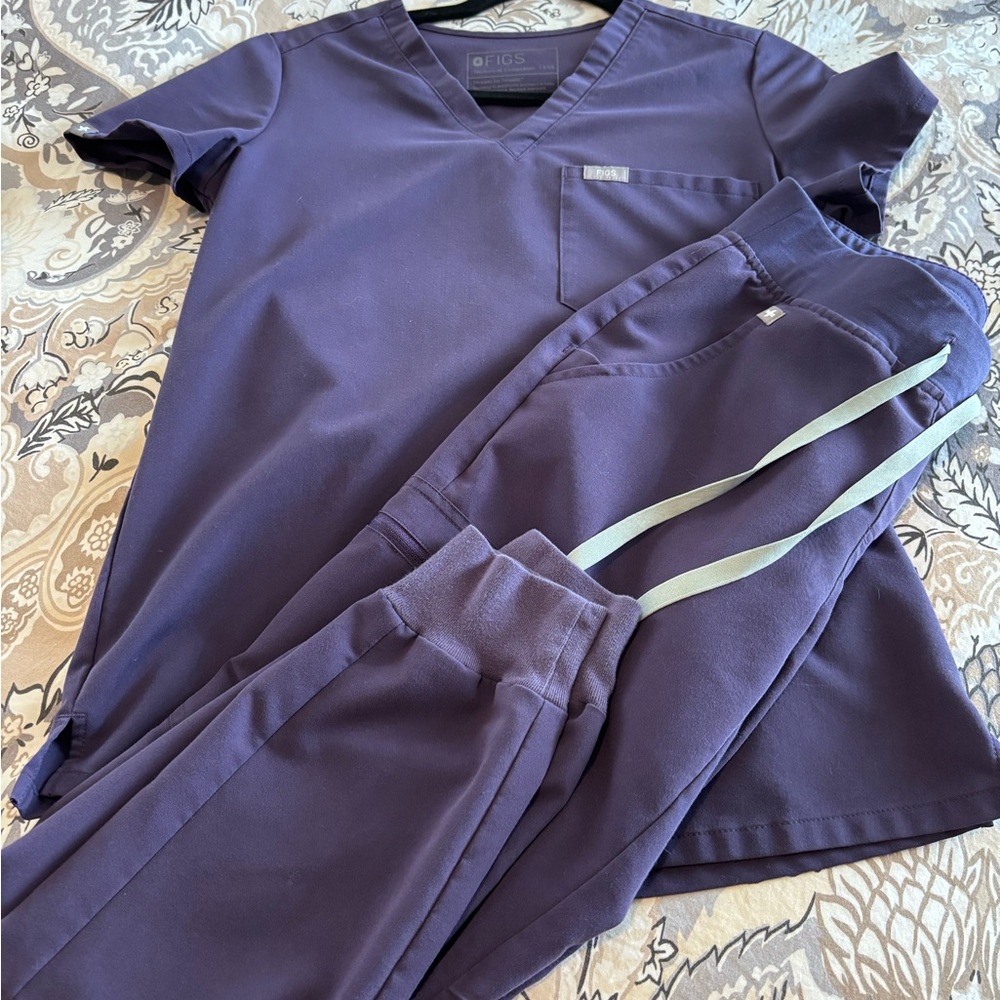 Figs Purple Scrub Set